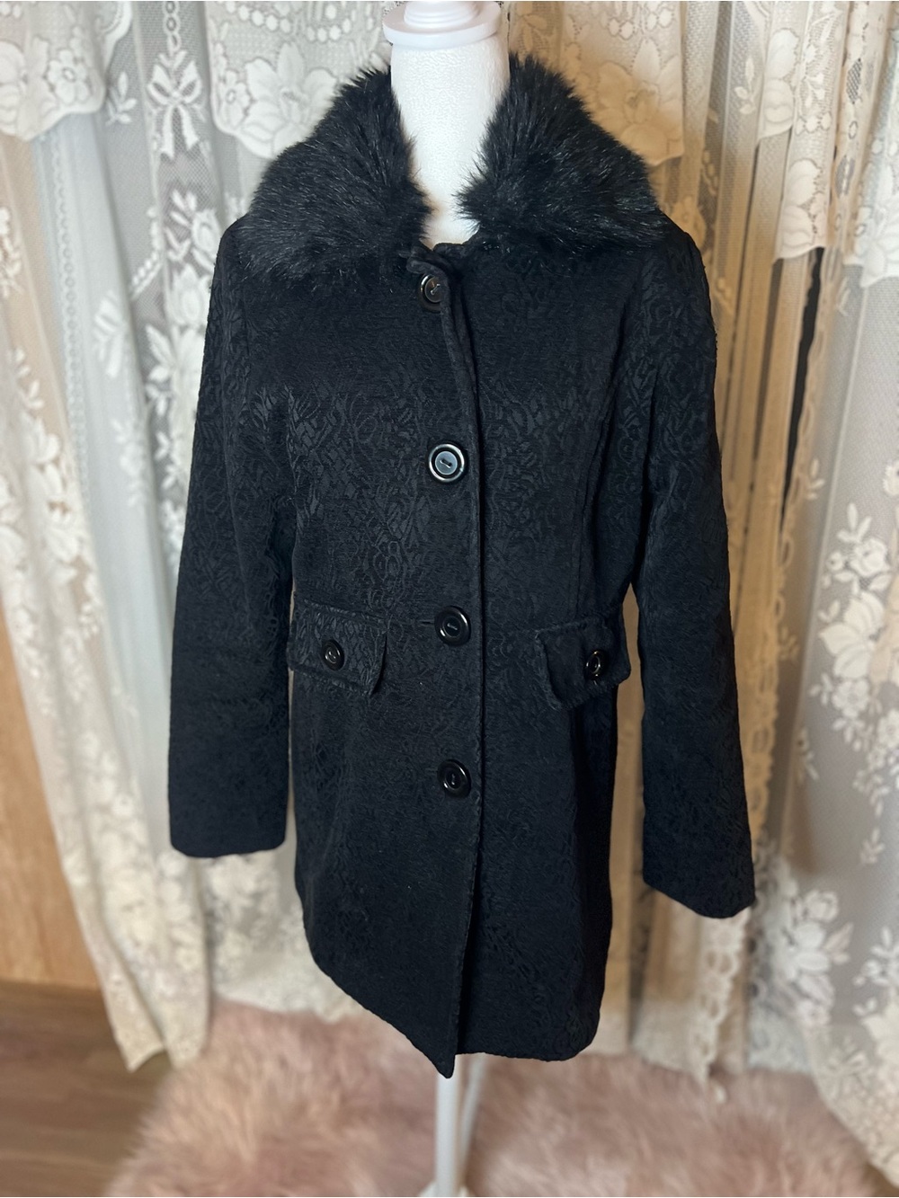 giacca Black Textured Coat with Faux Fur Collar Large